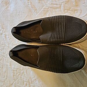 Very comfortable olive green loafers